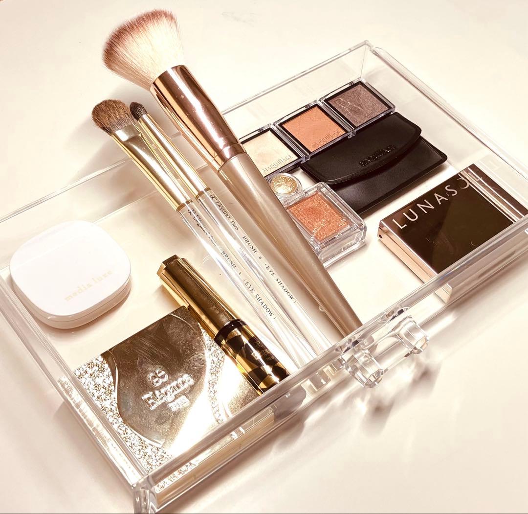 エレガンス　アイシャドウ　アルモニーアイズ　ルナソル