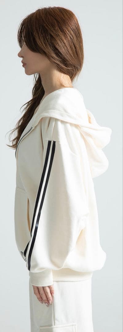 新品タグ付き★IRAL✖️CRONOS クロノス　ジップパーカーゆんころ