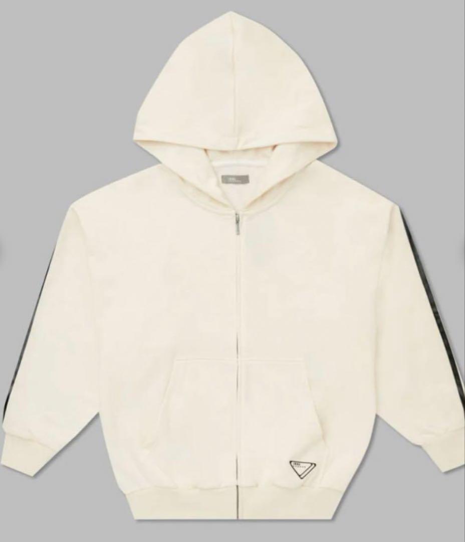 新品タグ付き★IRAL✖️CRONOS クロノス　ジップパーカーゆんころ