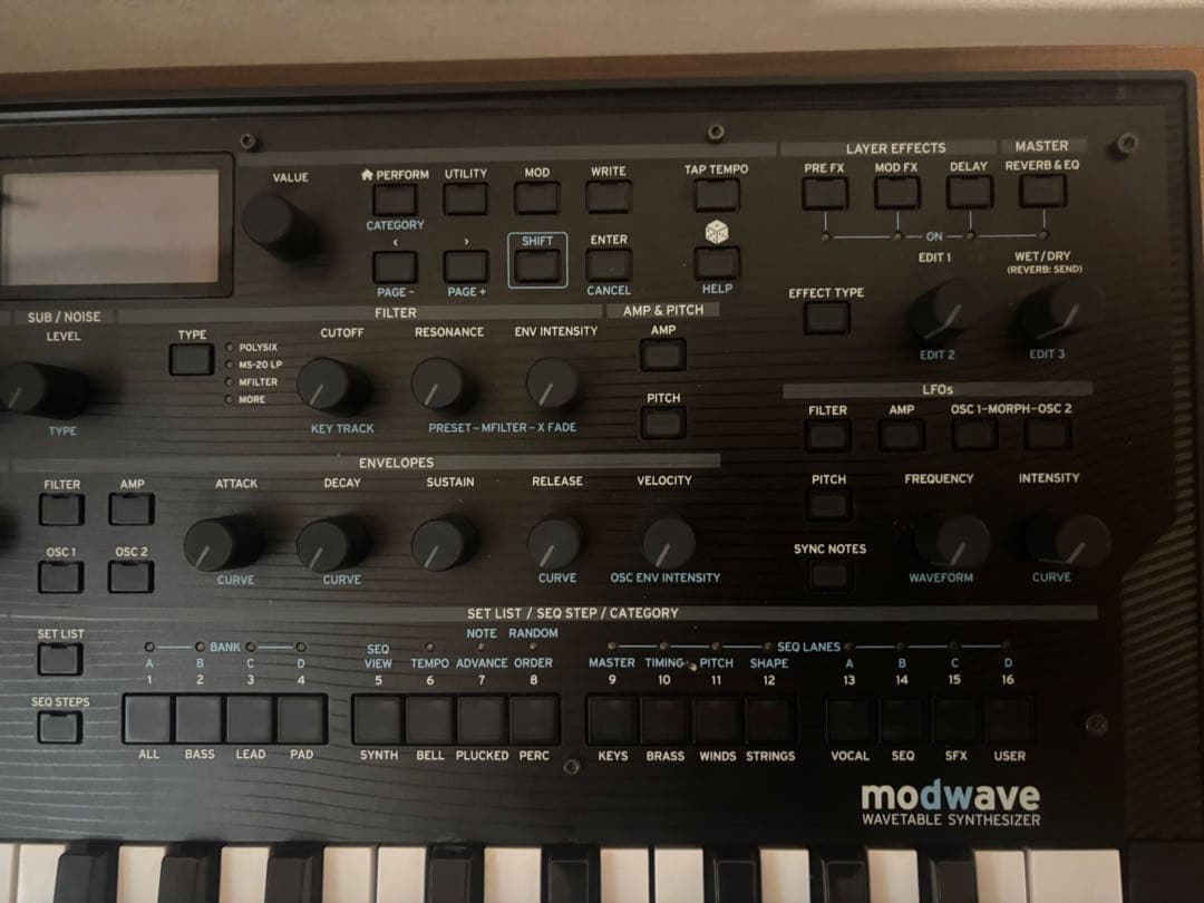 KORG modwave シンセサイザー