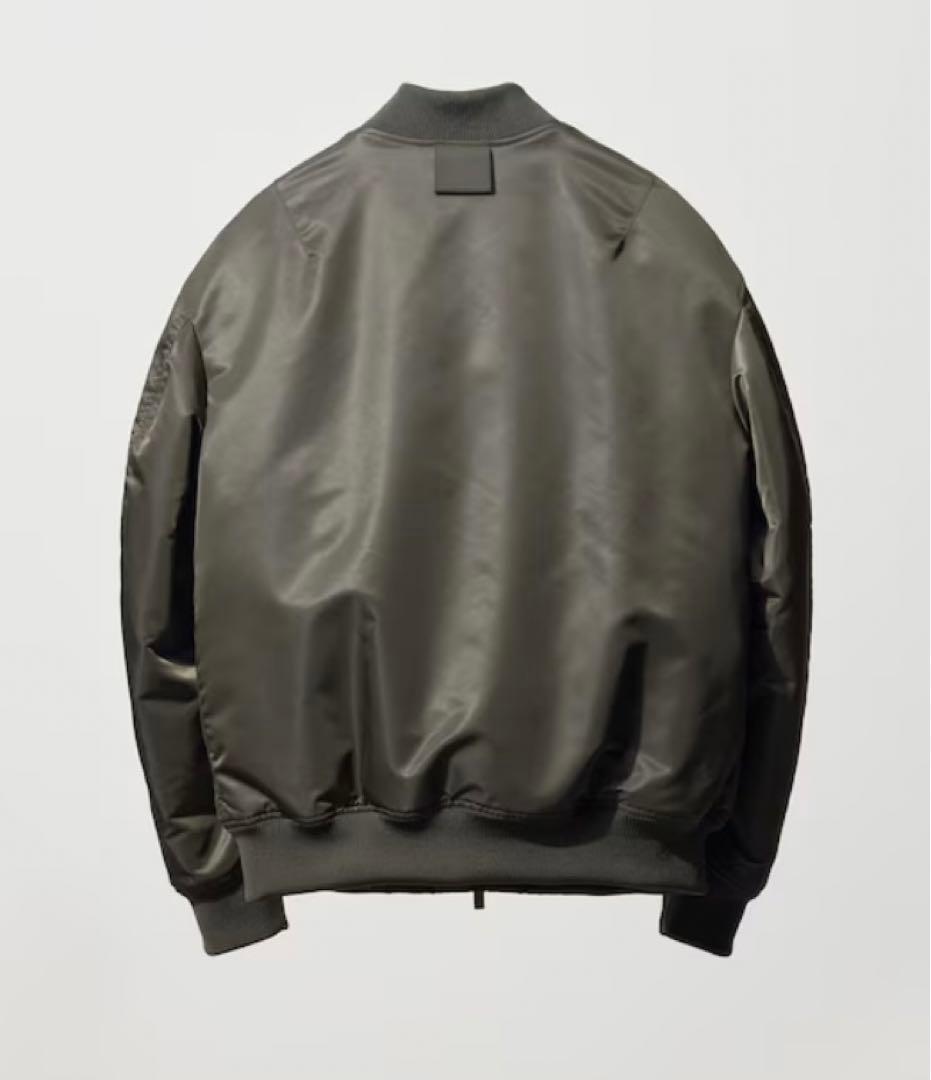 ユニクロ +J復刻ハイブリッドダウンオーバーサイズ　2026 Lサイズ