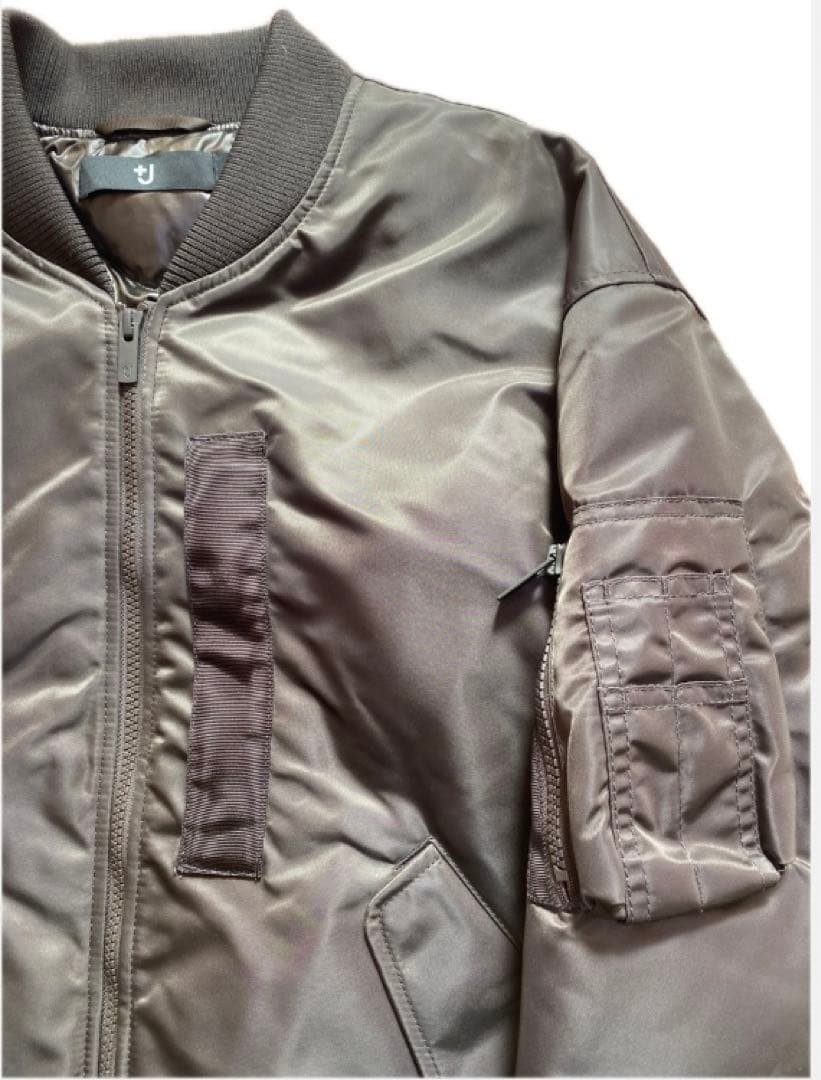 ユニクロ +J復刻ハイブリッドダウンオーバーサイズ　2026 Lサイズ