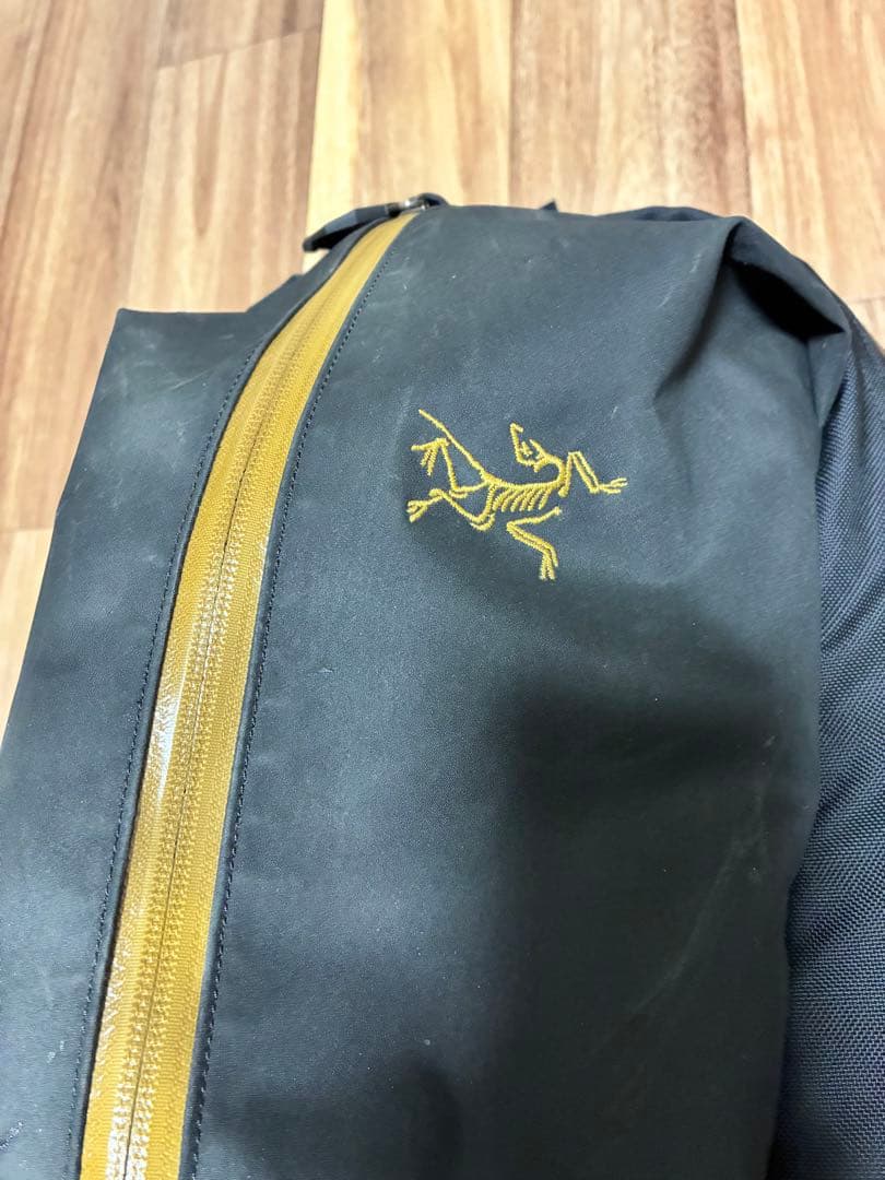 ARC'TERYX Arro22 × 24K Black