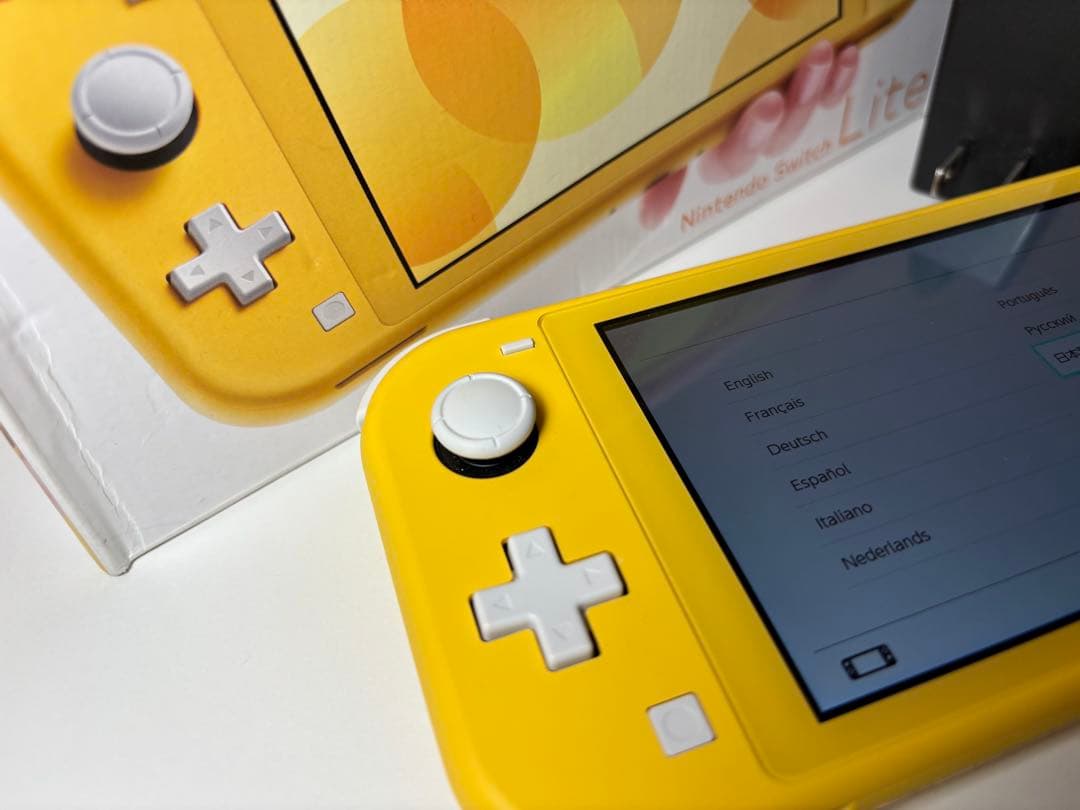 【美品】任天堂 スイッチライトNintendo Switch Lite