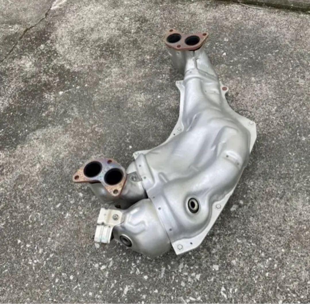 2*0様 86 BRZ 純正エキマニ