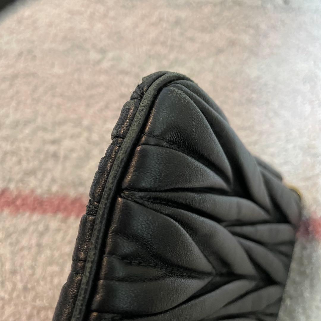 miumiu レザー ブラック ショルダーバッグ　クラッチバッグ　ミュウミュウ