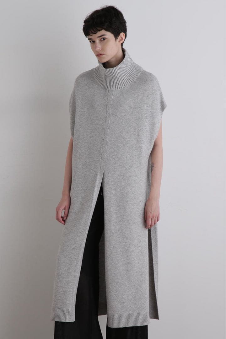 ルフィル　ウールミドルゲージロングジレ　グレー
