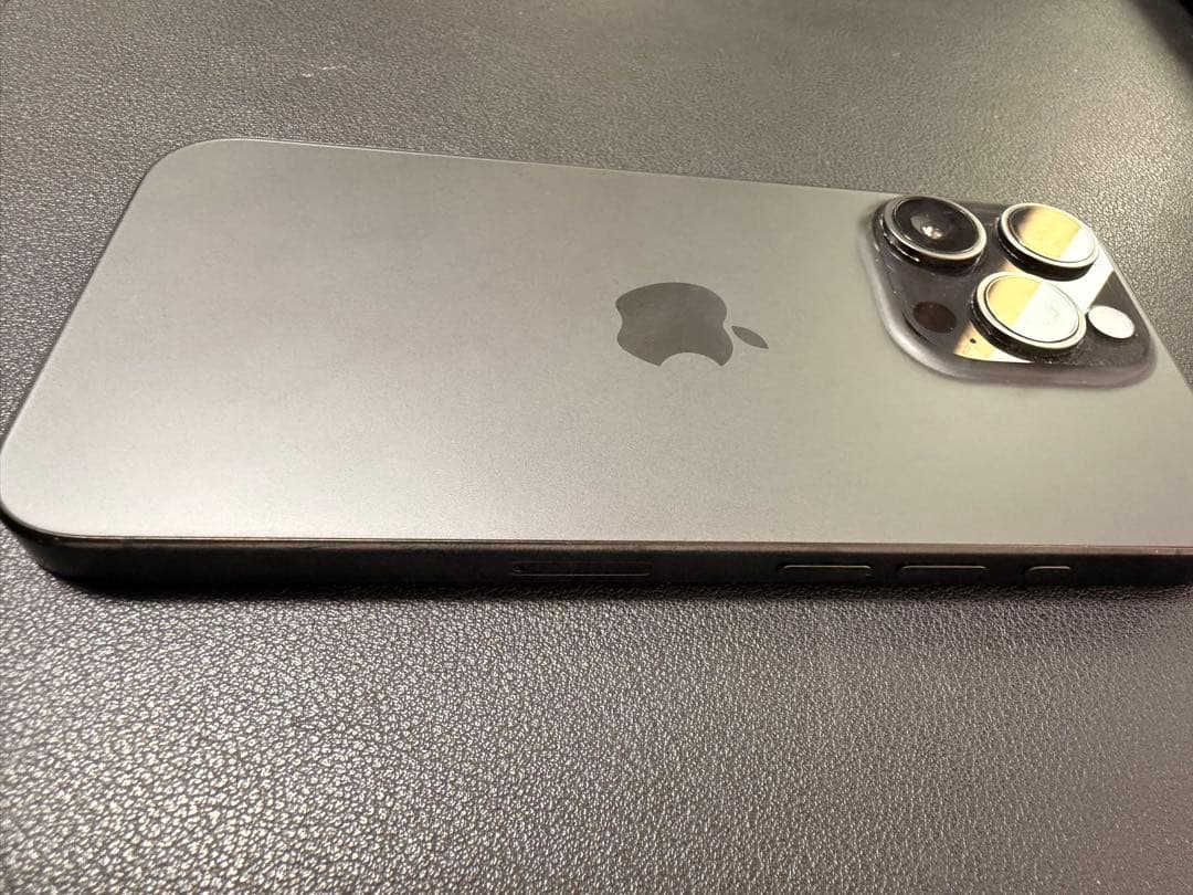 【美品】iPhone 15 Pro 128GB ブラックチタニウム SIMフリー