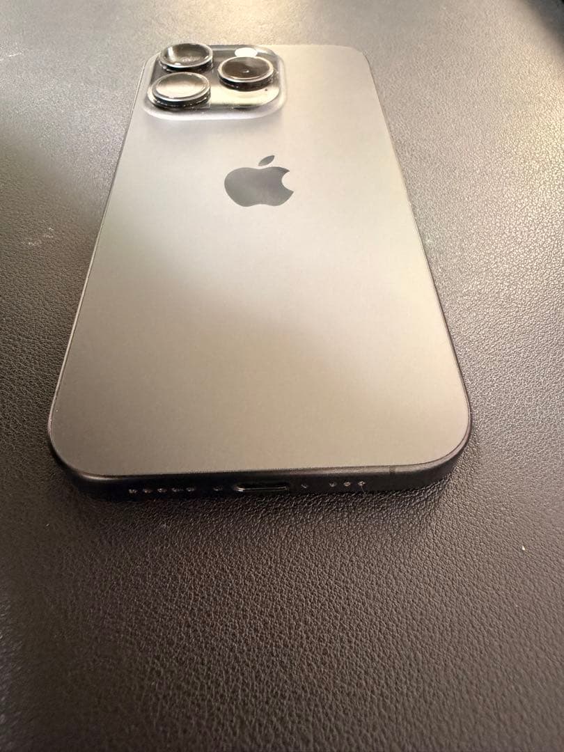 【美品】iPhone 15 Pro 128GB ブラックチタニウム SIMフリー