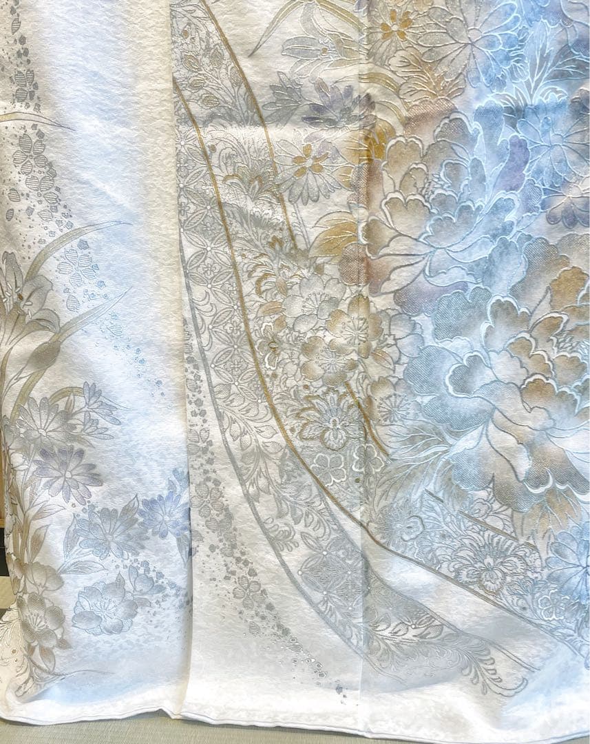 【喜織屋】 ＊新品＊高級振袖美品 振袖 白地 金彩刺繍 豪華絢爛結婚式 成人式