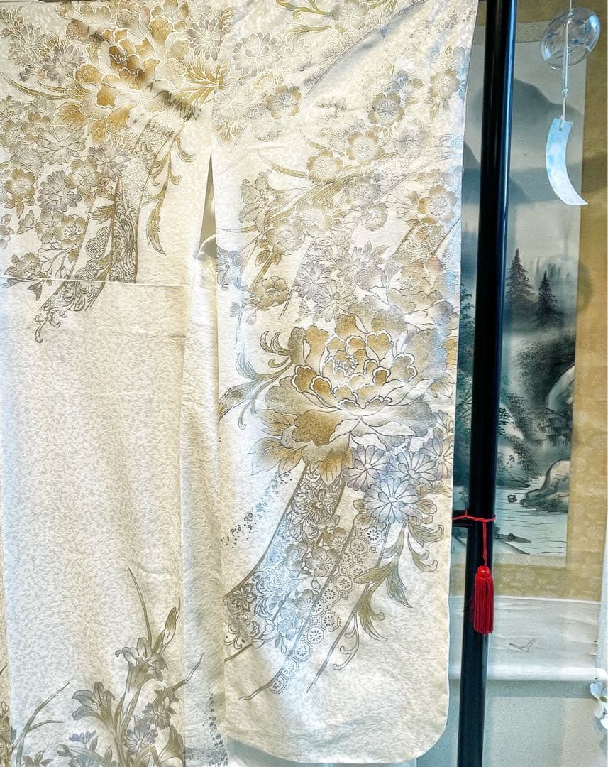 【喜織屋】 ＊新品＊高級振袖美品 振袖 白地 金彩刺繍 豪華絢爛結婚式 成人式