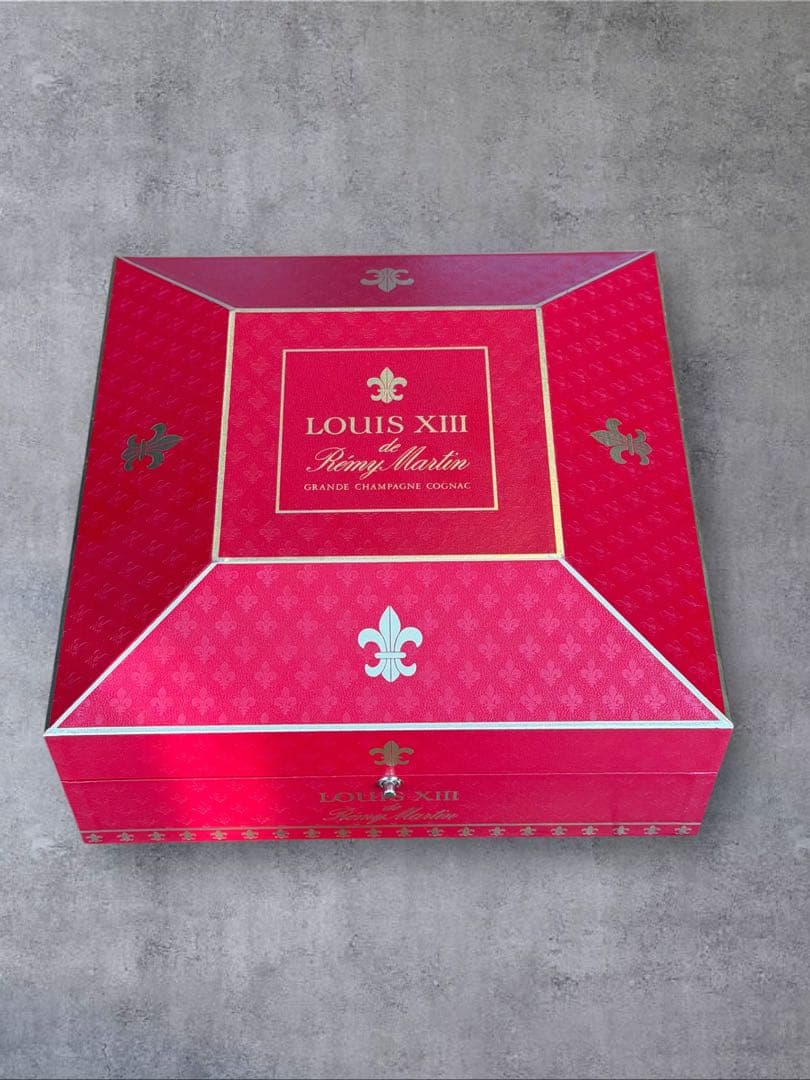 【極美品・バカラ社製】レミーマルタン ルイ13世 空瓶＆専用ボックスセット