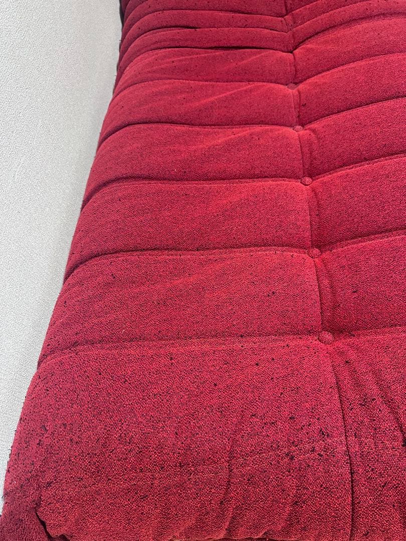 ligne roset トーゴ　2人掛け ラウンジソファ 赤黒