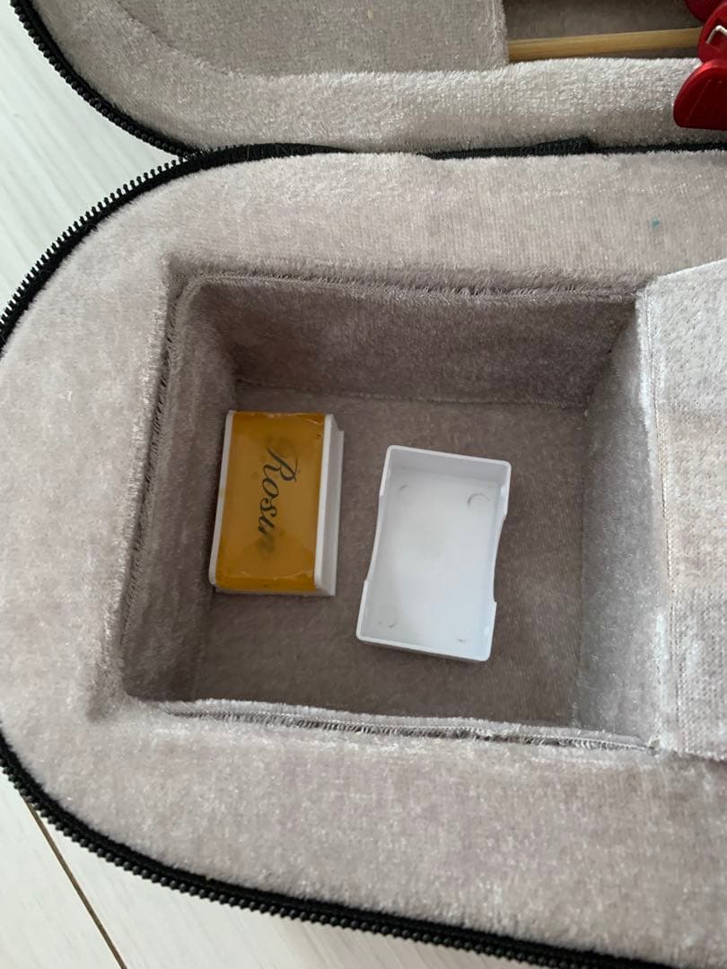 バイオリン4/4大人用　初心者用　弓ケース松脂付