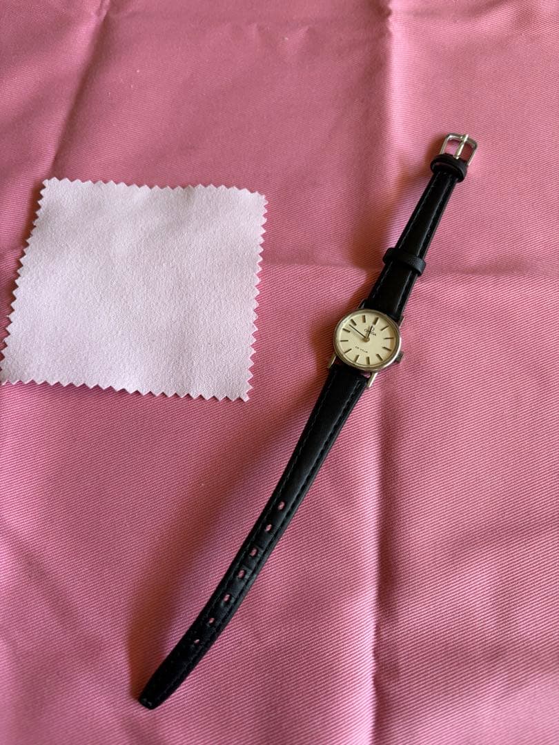 オメガ　手巻き時計　シルバー　ブラック　クロスとポーチ付き