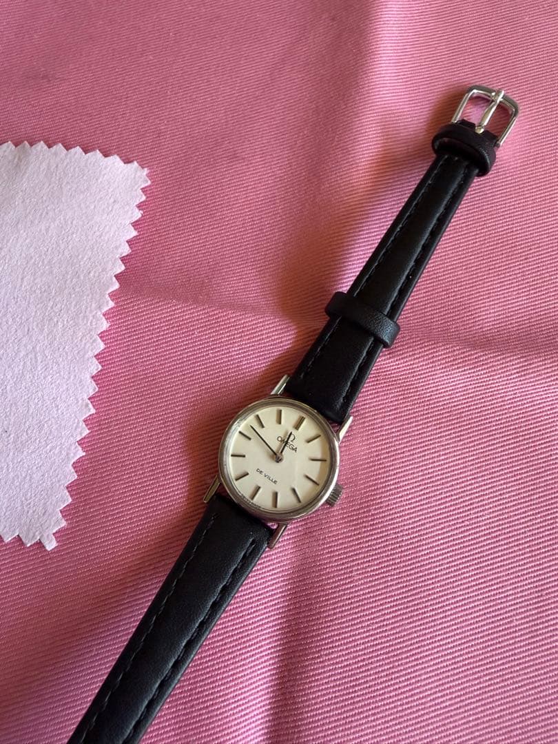 オメガ　手巻き時計　シルバー　ブラック　クロスとポーチ付き