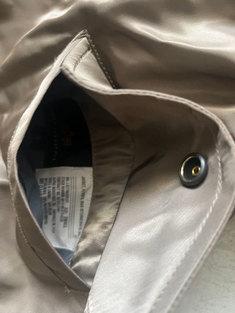 ベリーALPHA社 アルファインダストリーMA-1 フライトジャケット