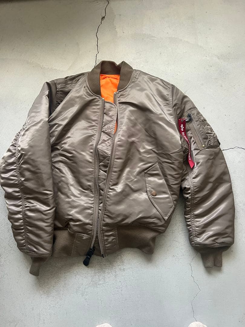 ベリーALPHA社 アルファインダストリーMA-1 フライトジャケット