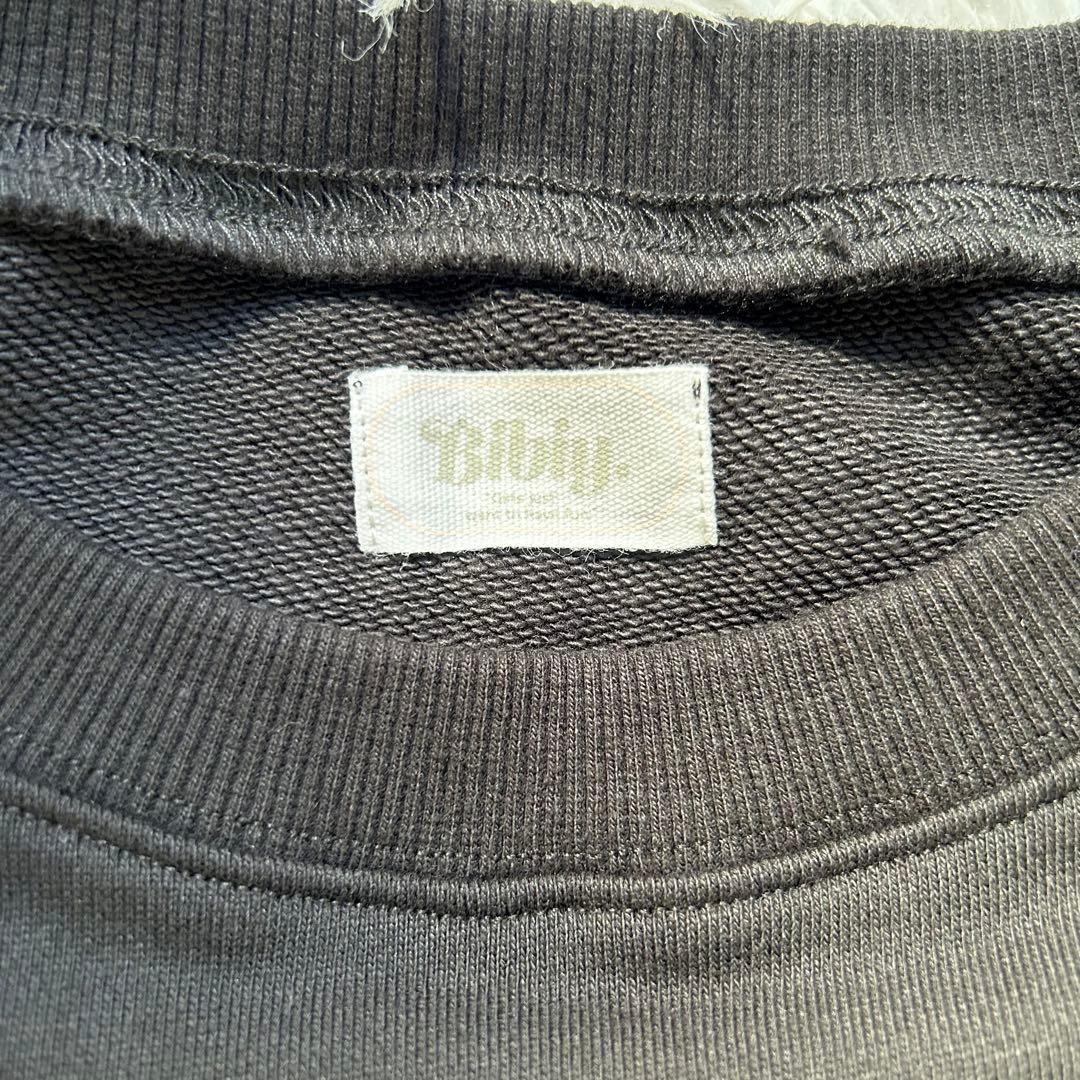 Bibiy. B.GIRLS TOP ロゴスウェット トレーナー　黒　サガラ刺繍