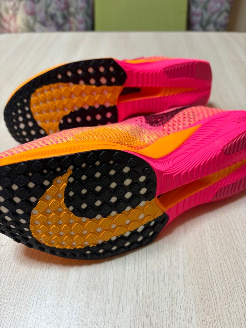 Nike ZoomX ヴェイパーフライネクスト%3 新品未使用25.5