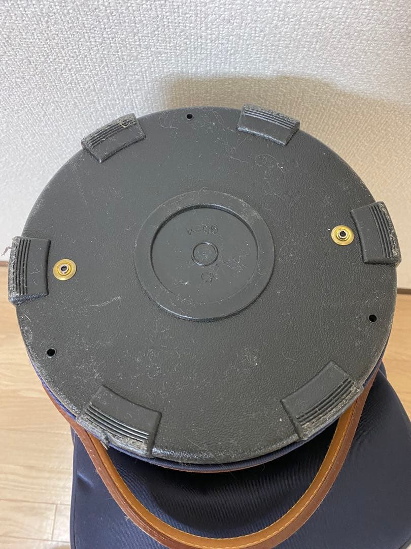 ネイビーとベージュのゴルフキャディバッグ