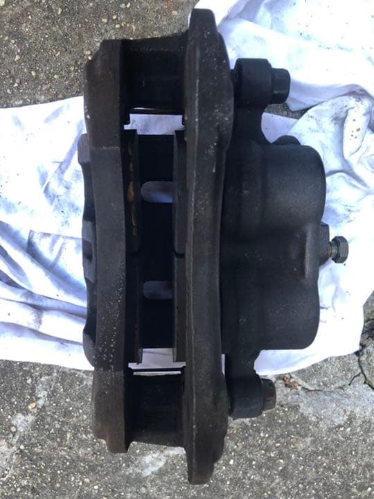 し*な様 コルトプラス　FTO 2ポットブレーキキャリパー流用　パット、セット