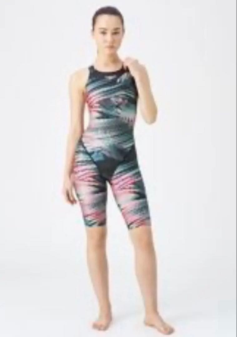 【新品未使用】SPEEDO スピード　水着　ハーフスパッツ　総柄　L