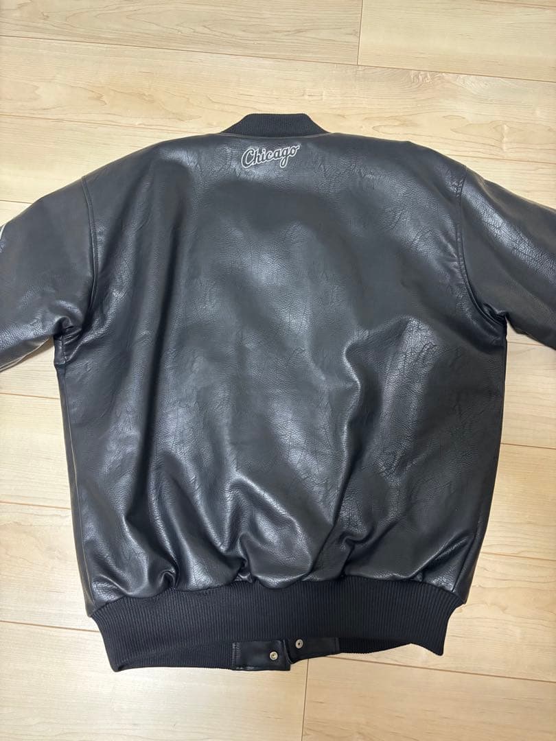 シカゴホワイトソックス ブラックレザー スタジャン