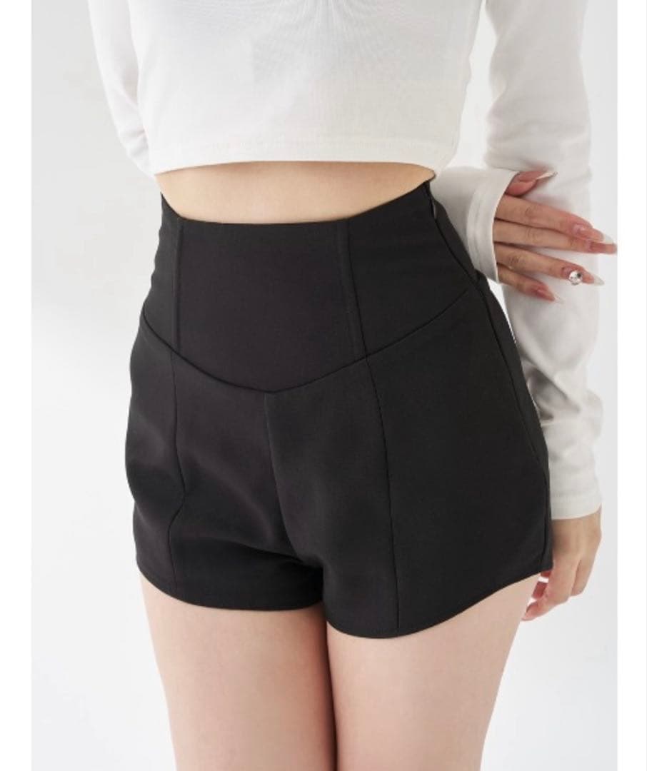 Darichダーリッチ美シルエット ハイウエストショートパンツ