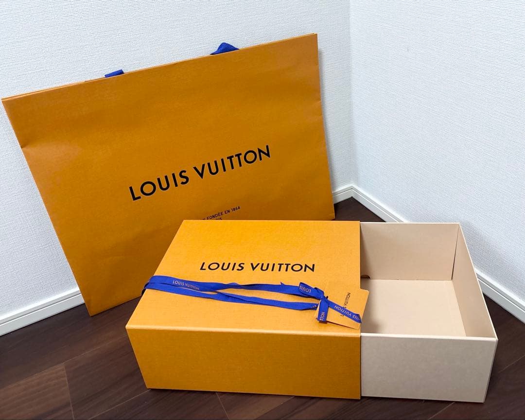 ルイヴィトン 空箱13個、袋14個 その他
