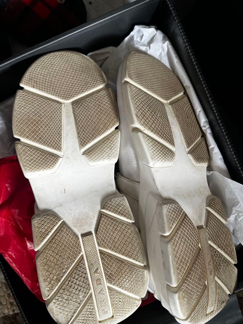 PRADA ロゴスニーカー