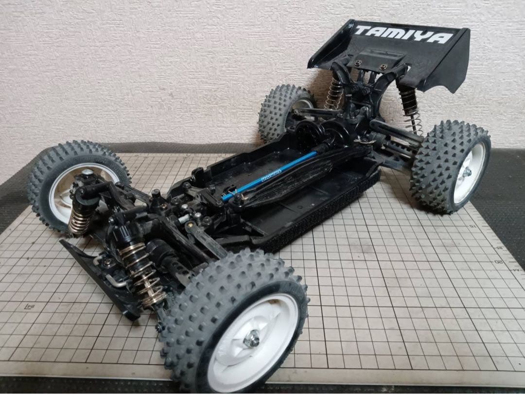 タミヤTT-02Bネオスコーチャーボディ付き