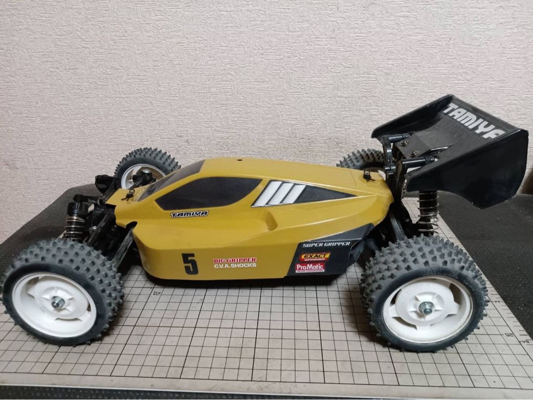 タミヤTT-02Bネオスコーチャーボディ付き