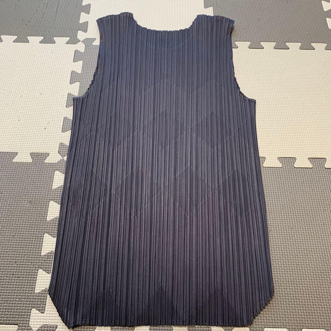 PLEATS PLEASE ノースリーブ　 グレー系