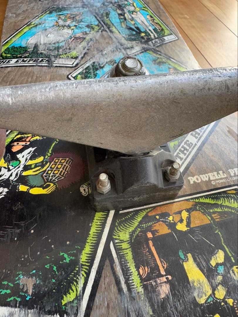 レイバービー タロット カード スケートボード