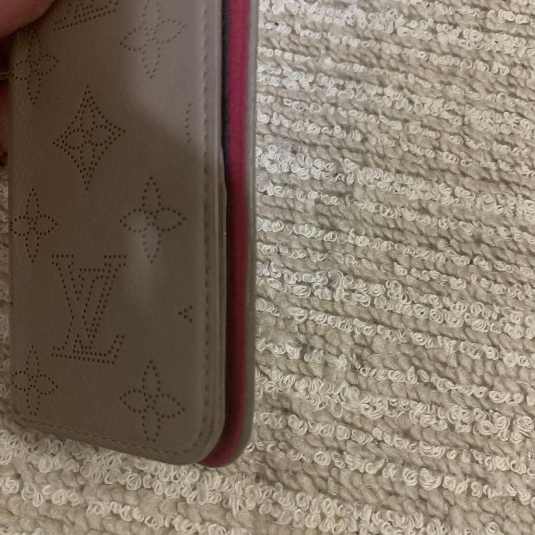 LOUIS VUITTON iPhone手帳型ケース マヒナ。人気シリーズ。