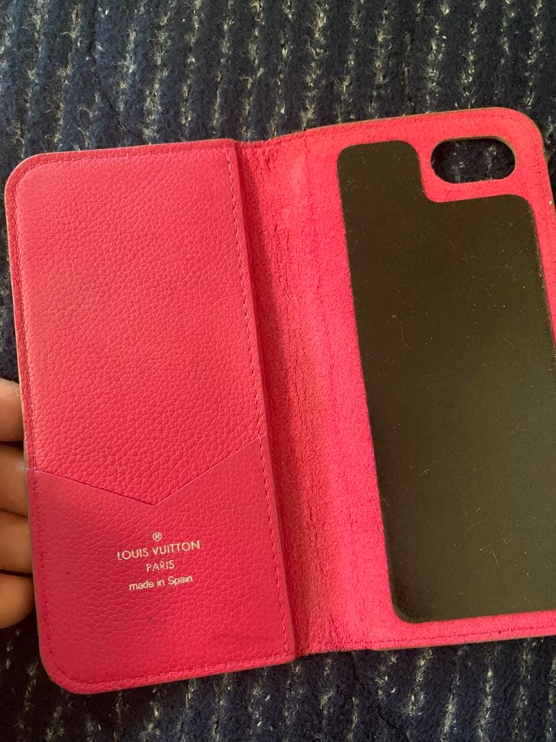 LOUIS VUITTON iPhone手帳型ケース マヒナ。人気シリーズ。