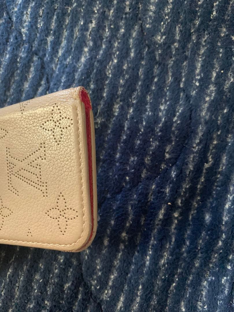 LOUIS VUITTON iPhone手帳型ケース マヒナ。人気シリーズ。