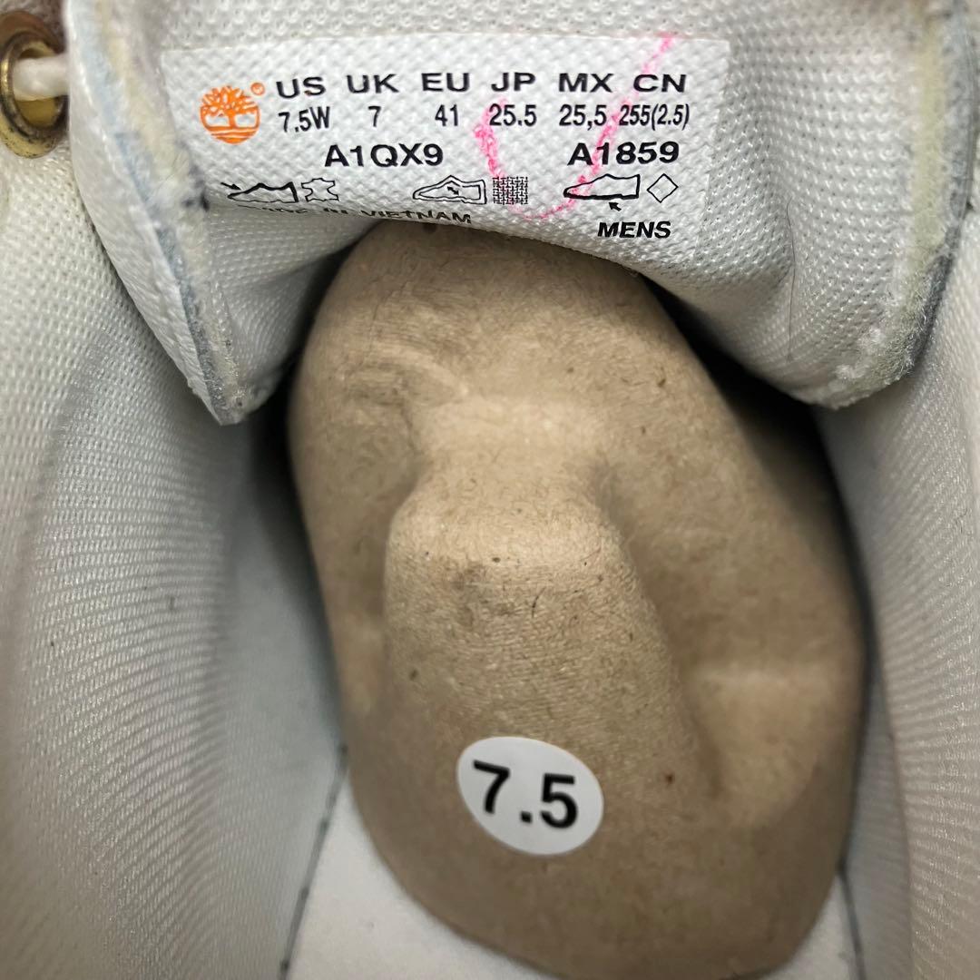 美品　ティンバーランド　チャッカブーツ　限定モデル　ホワイト　メンズ　代え紐付き