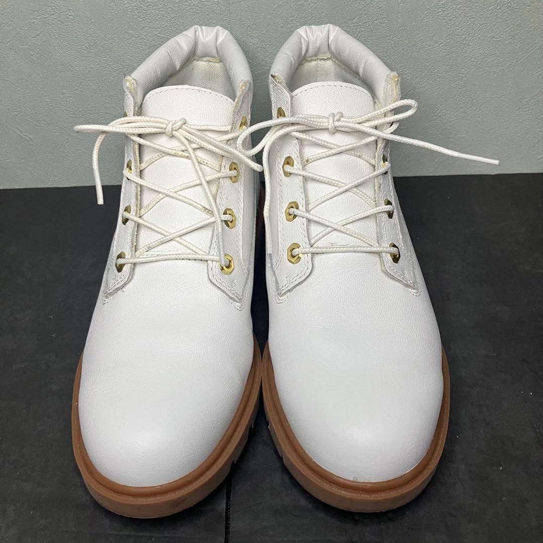 美品　ティンバーランド　チャッカブーツ　限定モデル　ホワイト　メンズ　代え紐付き