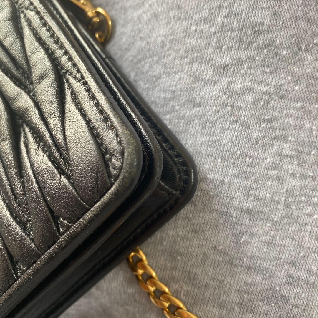 miumiu チェーンウォレット