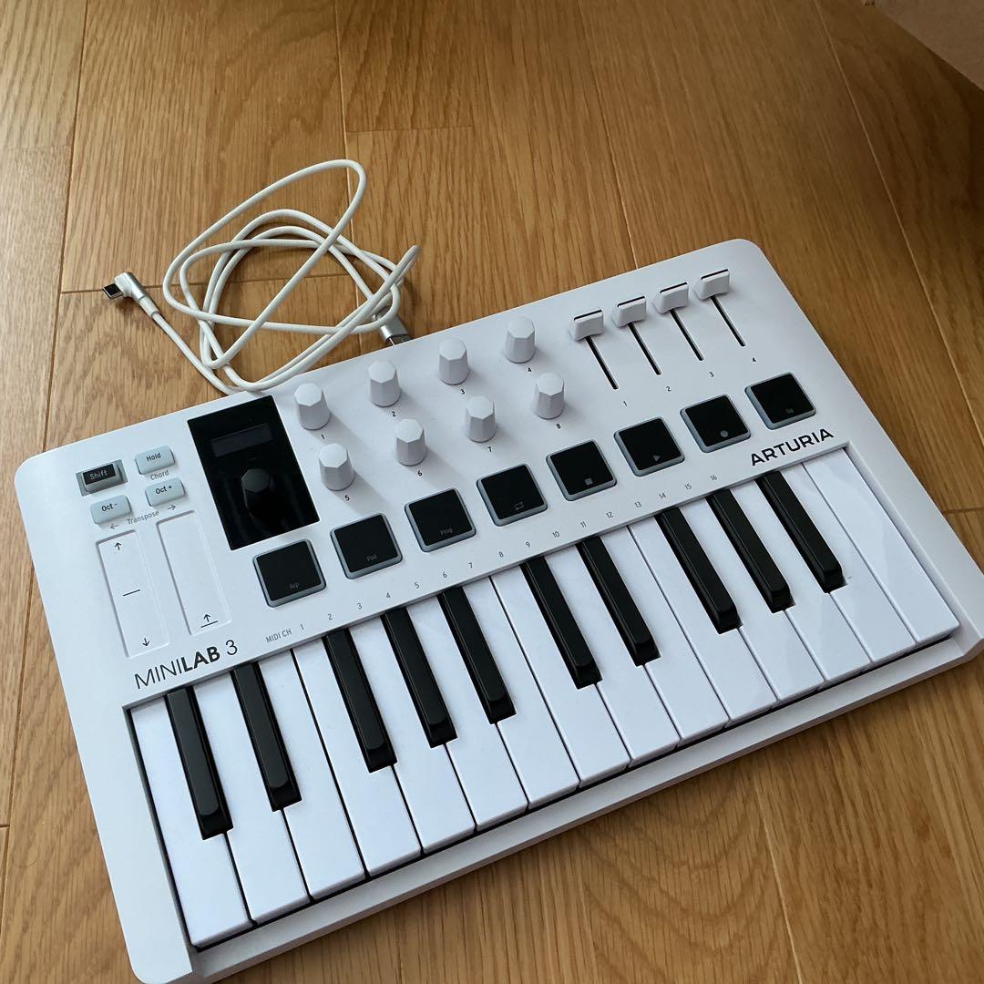 Mini lab 3 - Arturia MIDIキーボード ホワイト