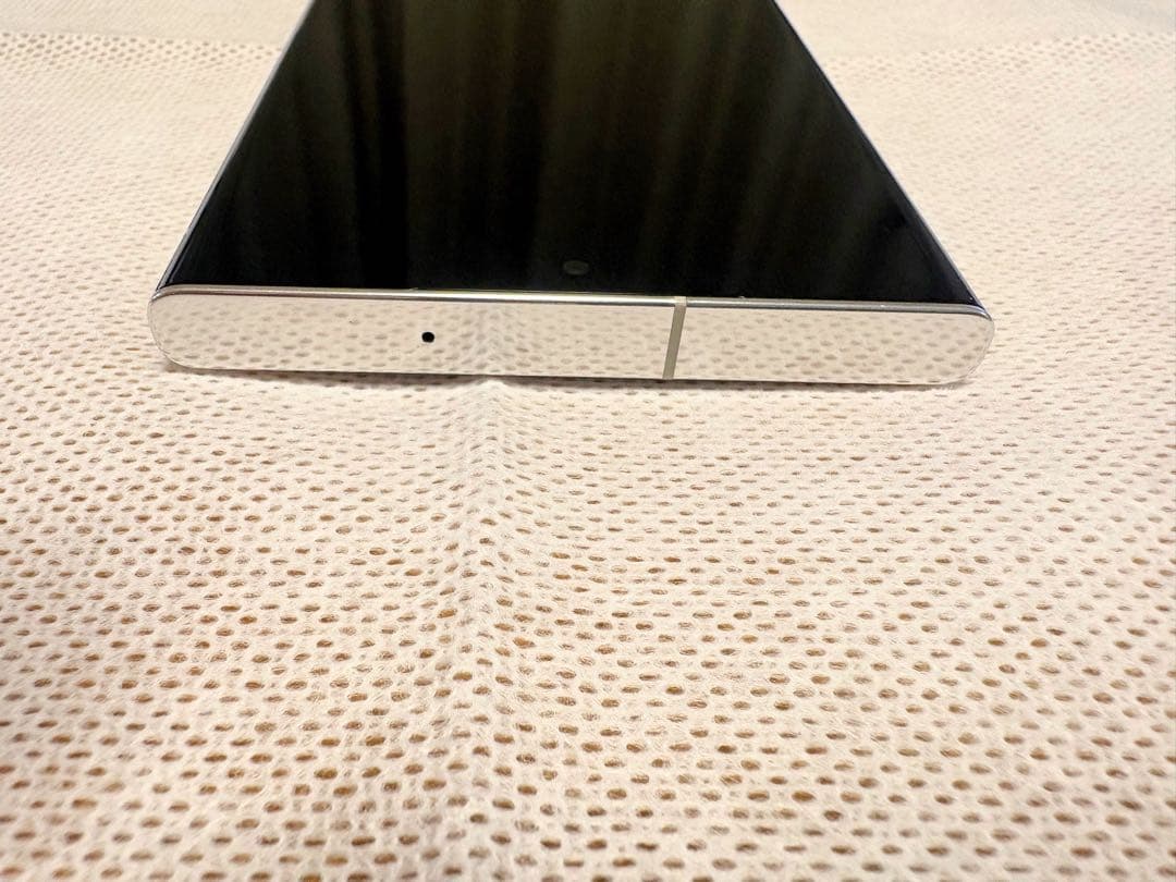 Samsung Galaxy S23 Ultra クリーム　香港版　箱、付属品付