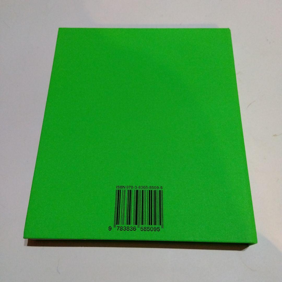 洋書 SOMETHING'S OFF by TASCHEN