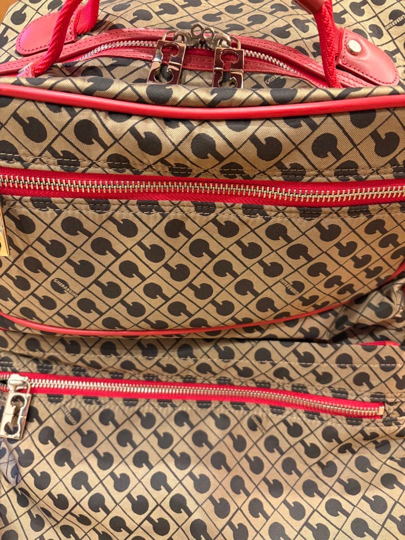 ゆうです。ゲラルディーニ キャリーケース 機内持込 南京錠 レザー レッド