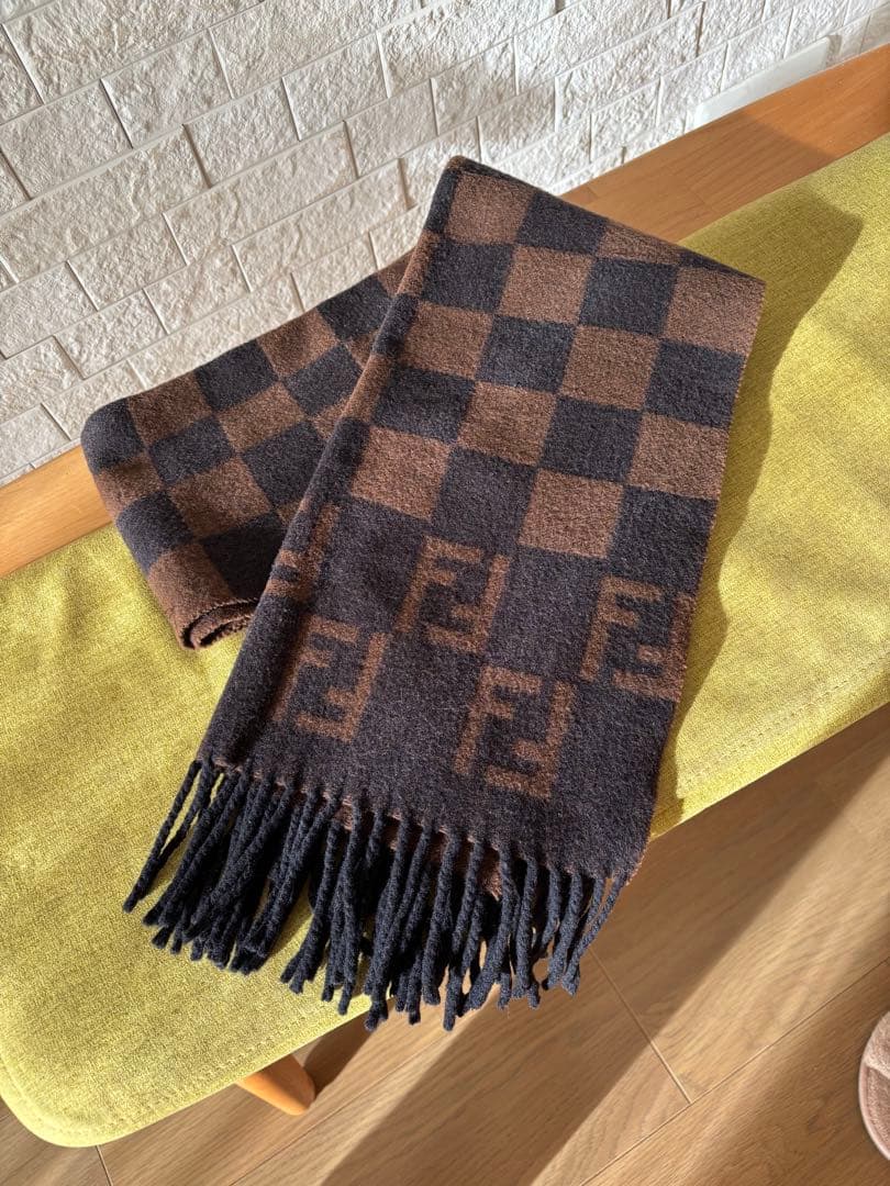 『美品』FENDIマフラー