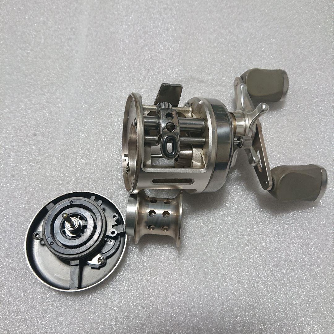 RYOBI VARIUS M300 ベイトリール