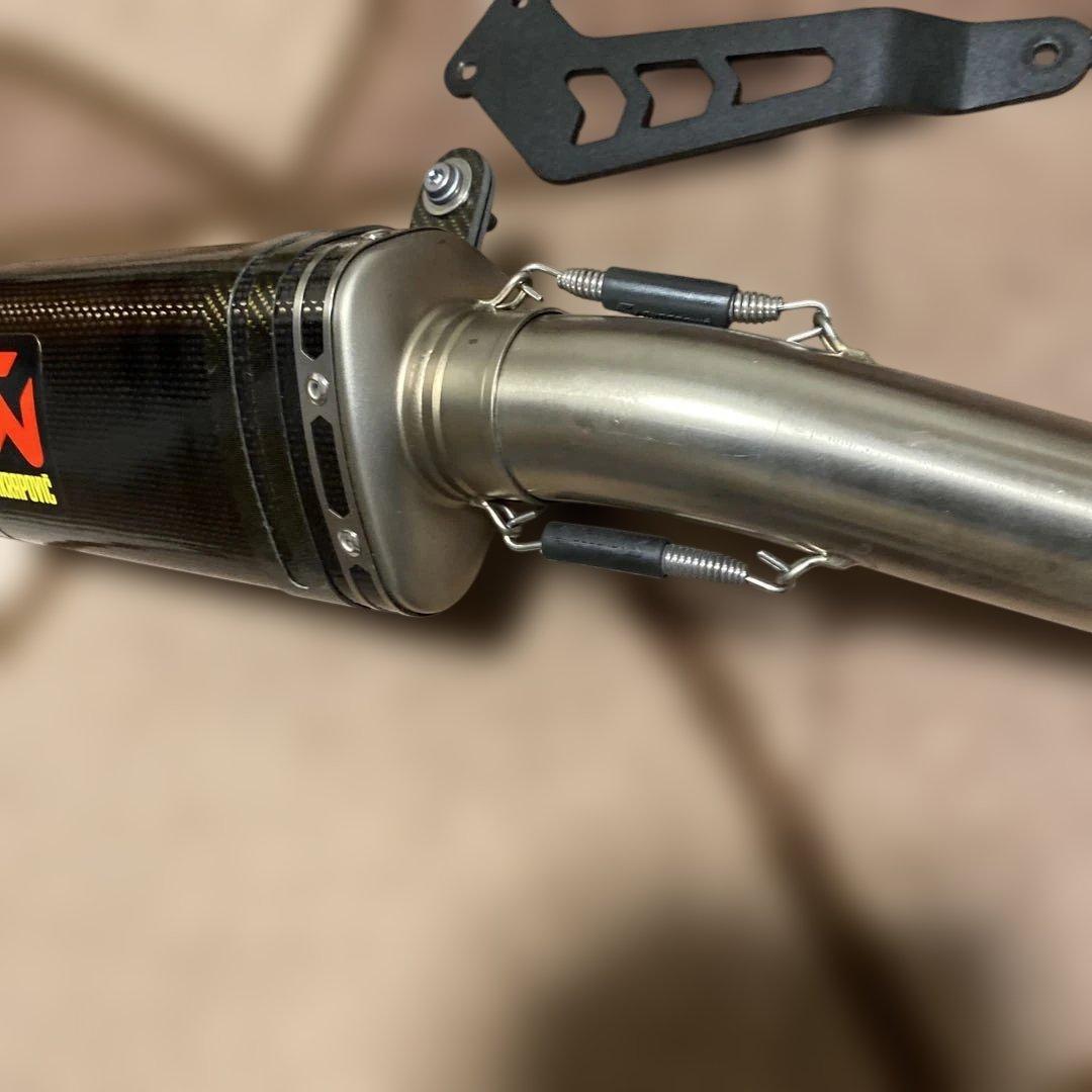 ヤマハ　MT09 アクラポビッチマフラー（S-Y9R18-APC）