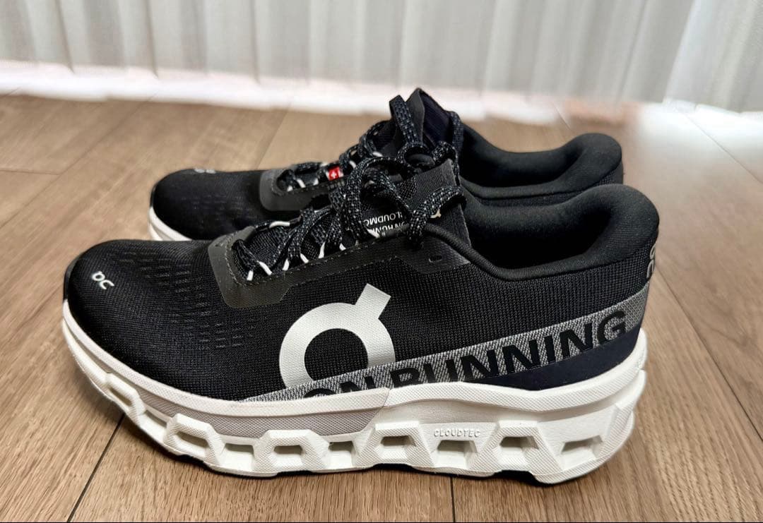 美品On オン Cloudmonster2 クラウドモンスター2 24cm