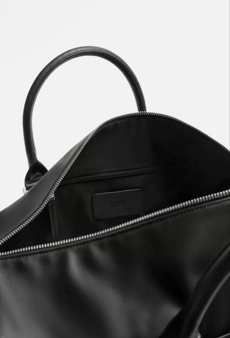 ZARA 無地トラベルバッグ